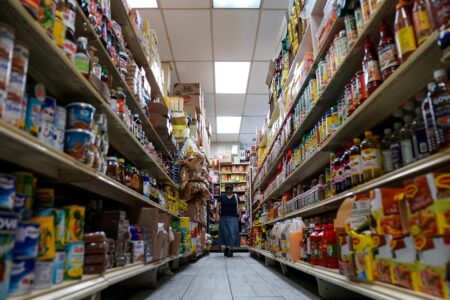 Grocery stores boost political donations even as Democrats take aim – Reuters