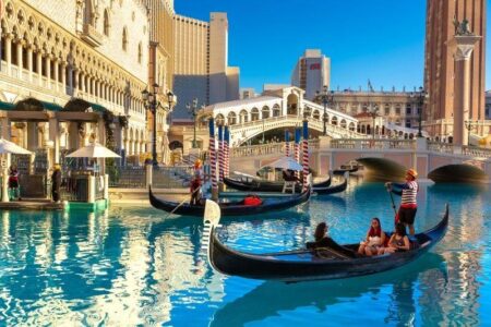 Las Vegas Strip Named One Of Top 20 Tourist Attractions – 96.3 KKLZ