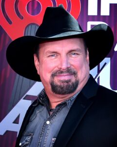 Garth Brooks tells fans he might move out of the country – Las Vegas Review-Journal