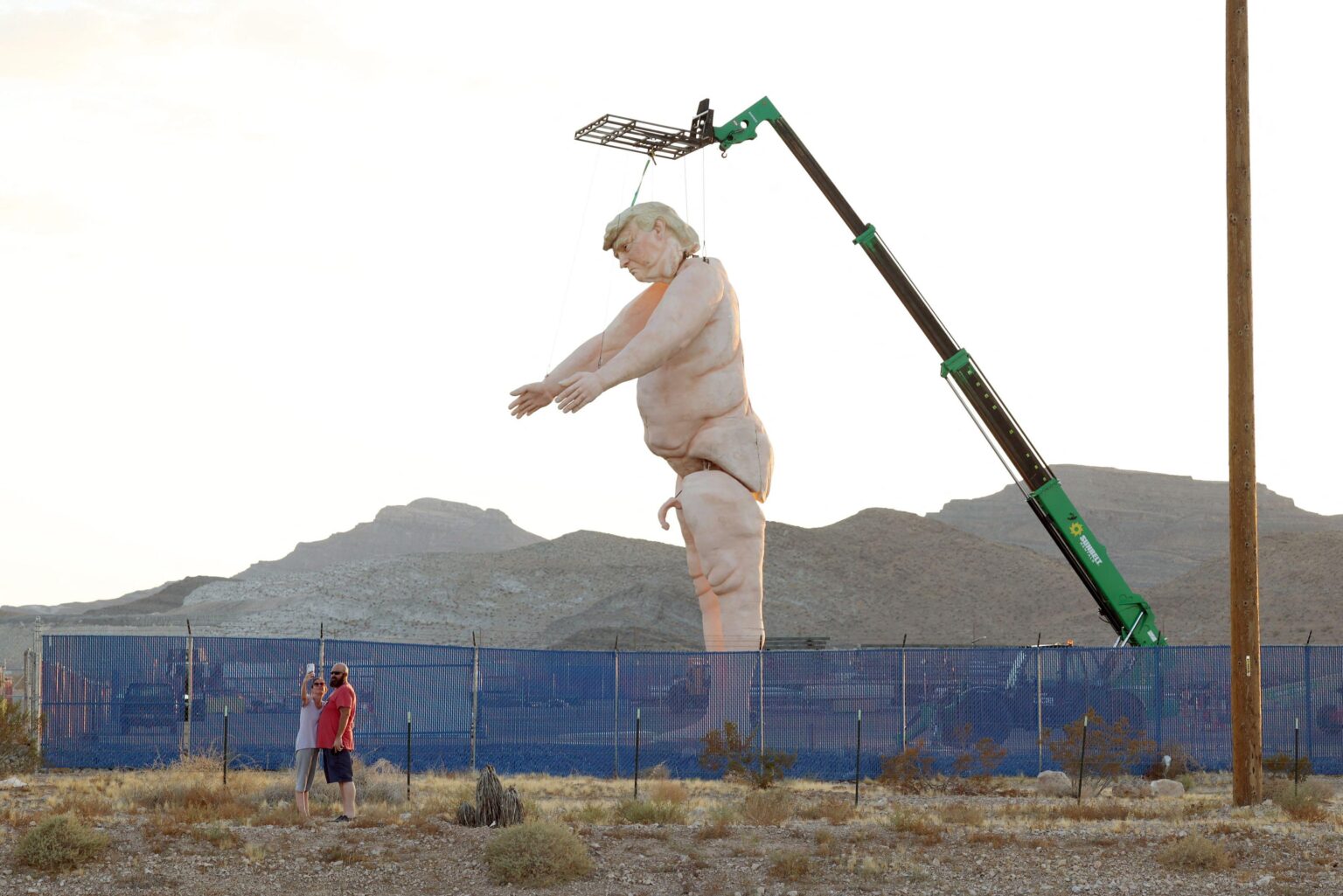 What about crowd size? 43ft nude Trump statue erected along Las Vegas highway – The Independent