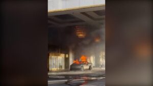 Police probe if blast at Trump hotel is linked to New Orleans attack – BBC