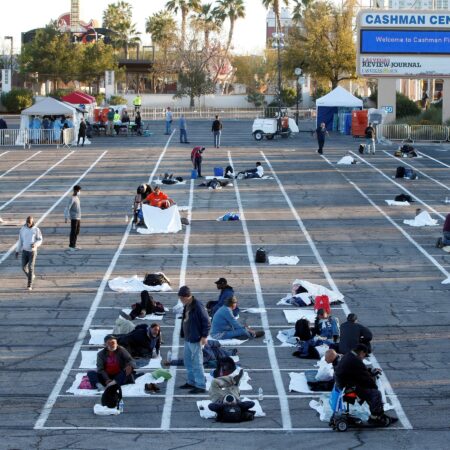 Las Vegas Places Homeless People in a Parking Lot, 6 Feet Apart (Published 2020) – The New York Times