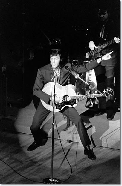 Analysis: Elvis Presley’s 1969 Las Vegas run was a crown jewel in the King’s comeback – USA Today