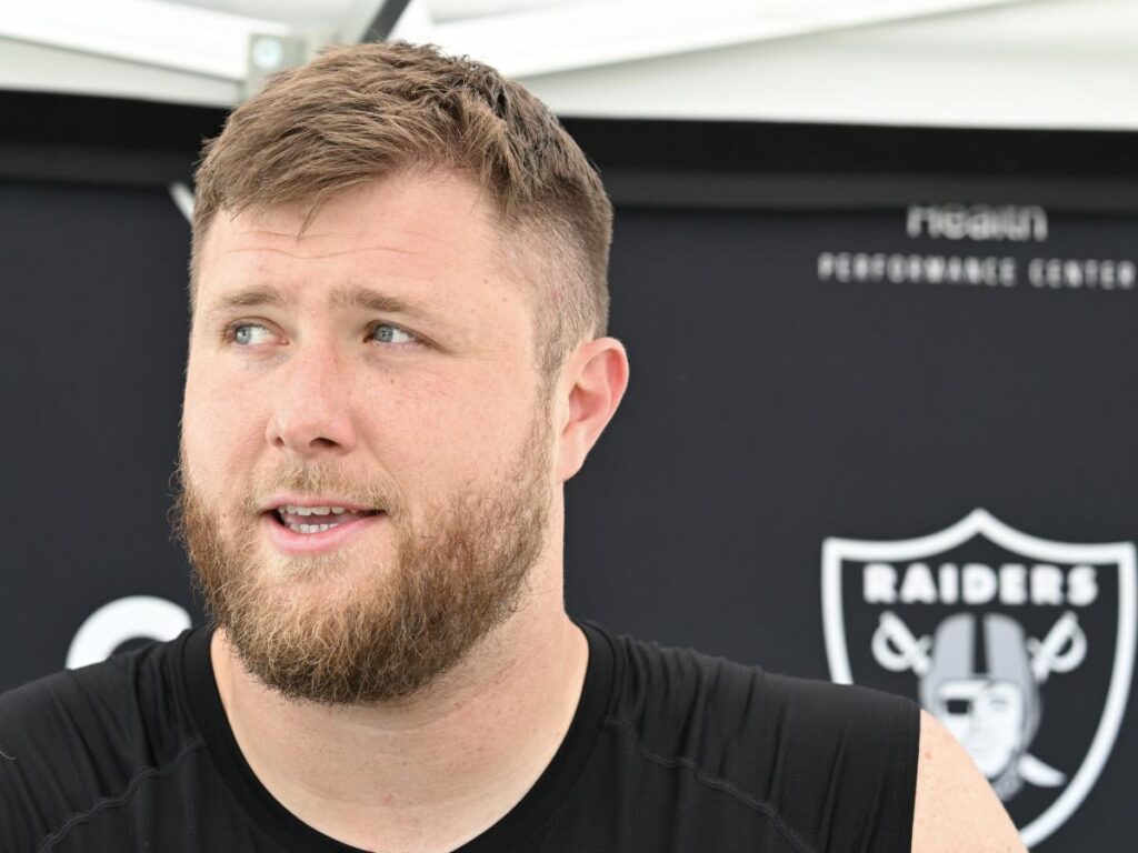 Las Vegas Raiders solve a problem before it arises by signing franchise cornerstone to hefty contract extension – A to Z Sports