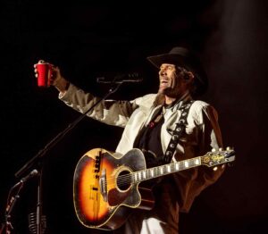 Toby Keith announces Las Vegas concerts amid cancer battle: ‘Get the band back together’ – USA Today