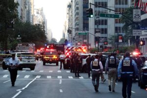 4 people killed in mass shooting at Midtown Manhattan office tower – CNN