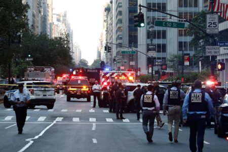 4 people killed in mass shooting at Midtown Manhattan office tower – CNN