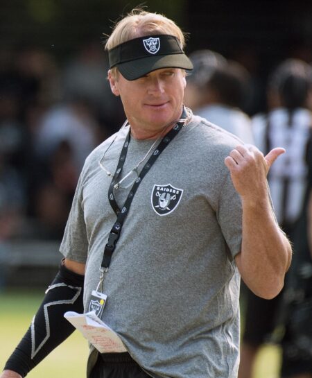 Former Raiders Head Coach Attends Chiefs Training Camp Practice – Sports Illustrated