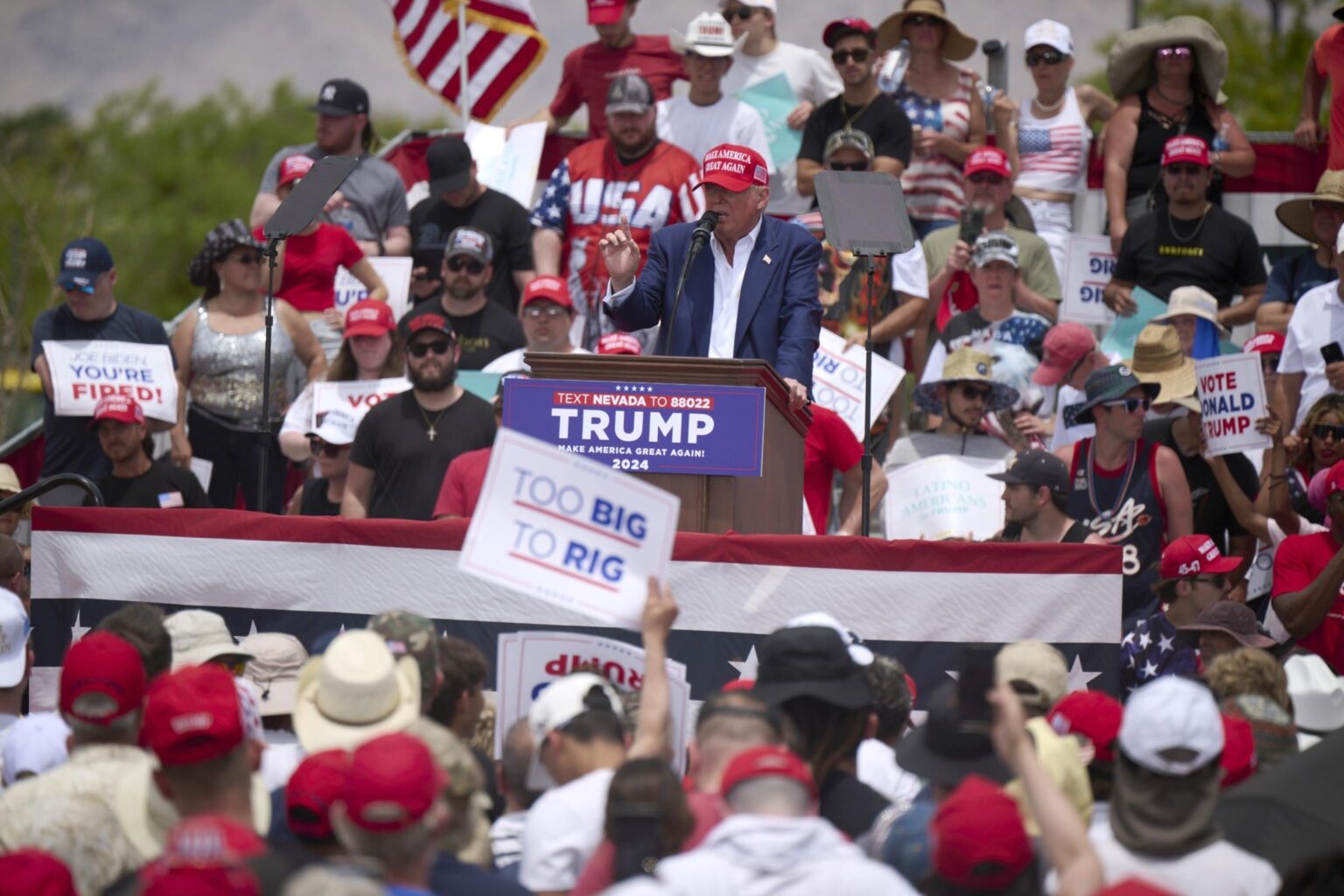 ‘Such an unexpected surprise’: Hundreds of Trump supporters show up for Las Vegas rally – Las Vegas Review-Journal