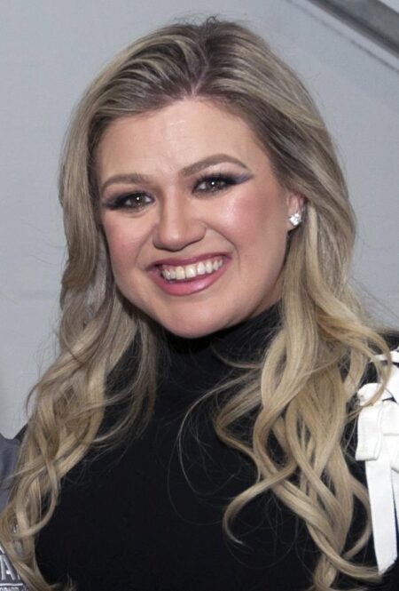 Kelly Clarkson Says Ex-Husband Is Ill, Postpones Las Vegas Shows – MSN