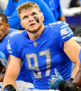 Detroit Lions Sign New DE to Practice Squad – Sports Illustrated