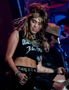 Miley Cyrus Chants ‘Free Britney’ During ‘Party in the U.S.A.’ at Las Vegas Concert – Billboard