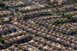 Las Vegas is the fastest cooling housing market in US, report says – Las Vegas Review-Journal