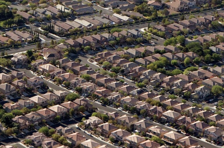 Las Vegas is the fastest cooling housing market in US, report says – Las Vegas Review-Journal