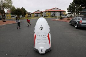 Robocop? Las Vegas apartments see success from crime-fighting robot patrolling complex – KSNV