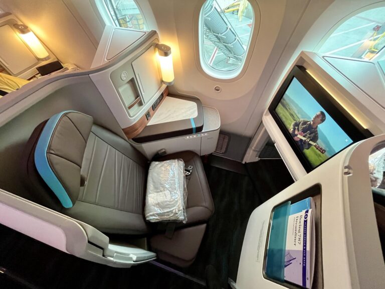 All the Routes Where You Can Book Lie-Flat Seats in the U.S. Right Now – Thrifty Traveler