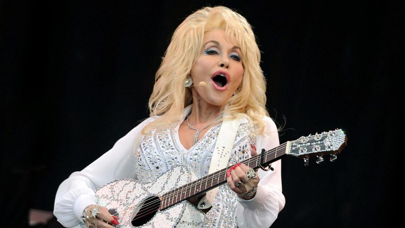 Dolly Parton Delays Six Las Vegas Shows Amid Health Challenges Dolly Parton postpones six Las Vegas shows due to health challenges – Yahoo News UK
