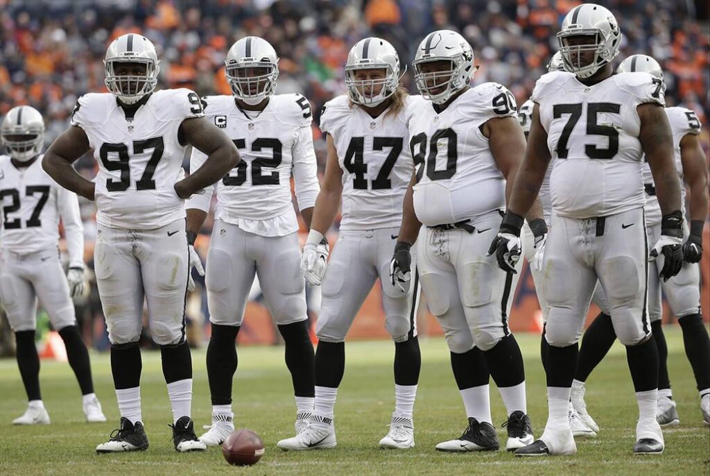 Raiders Emerge as Top Contenders to Land Trey Hendrickson, Say NFL Insider EXCLUSIVE: Raiders “Frontrunner” for Trey Hendrickson, Per NFL Executive – Sports Illustrated