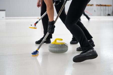 CurlVegas hosts USA Curling Arena Nationals, bringing cool competition to the desert – ktnv.com