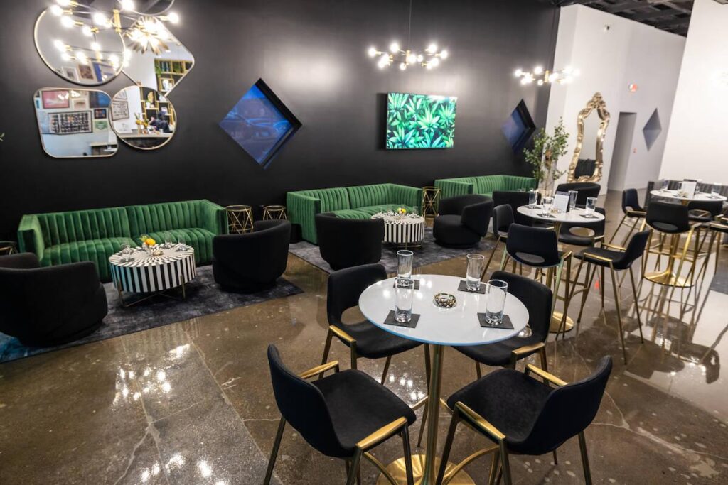 The Tribe That Took Over: Meet the Native Americans Behind Las Vegas’s Only Cannabis Lounge ‘The tribe has taken over’: the Native Americans running Las Vegas’s only cannabis lounge – The Guardian